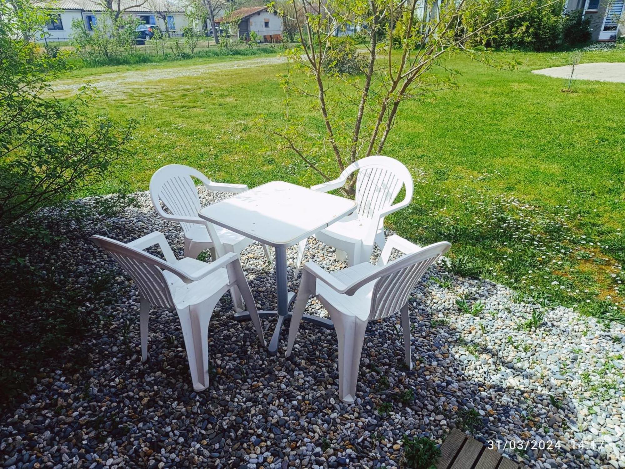 Datcha La Charrette Lavaur  Kamer foto